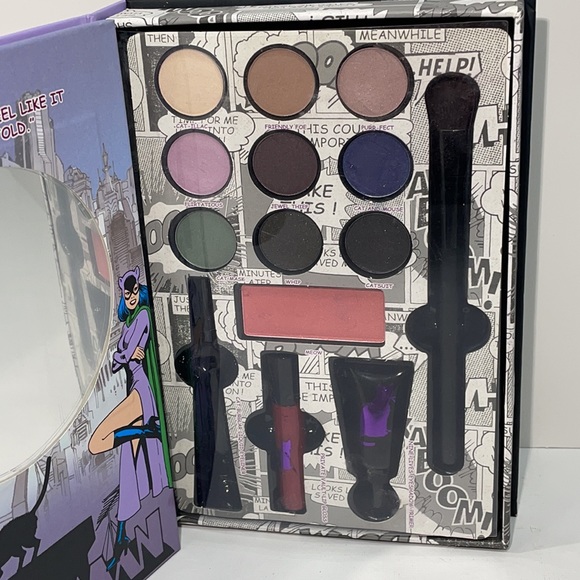 Cat Women Make Up Kit New Un Used! - Picture 3 of 11